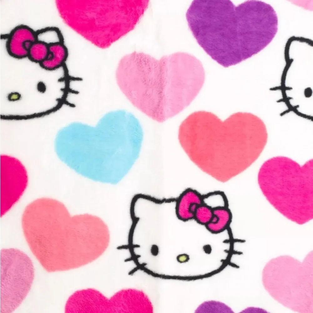 NWT Hello Kitty HUGE Hearts Valentine’s Day Faux Rabbit Fur Throw Blanket 50x70”